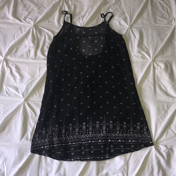 Black Sleeveless Dress - Picture 2 of 3